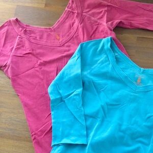 🌹💕A pair of J Crew T shirts, super cute😍